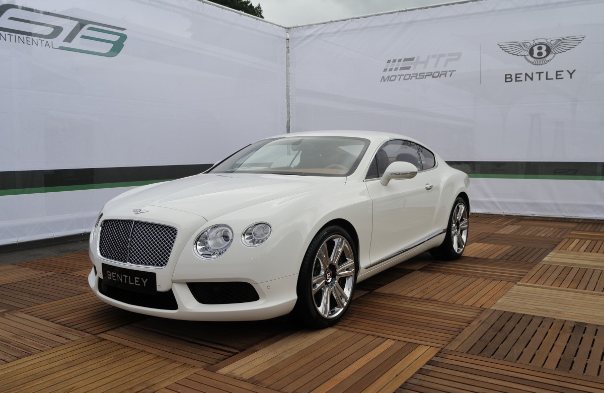  Bentley Continental GT, Austellungstück des Bentley Team HTP wärend des ADAC GT Masters Wochenende in Spa Francorchamps am 20.6.2015 