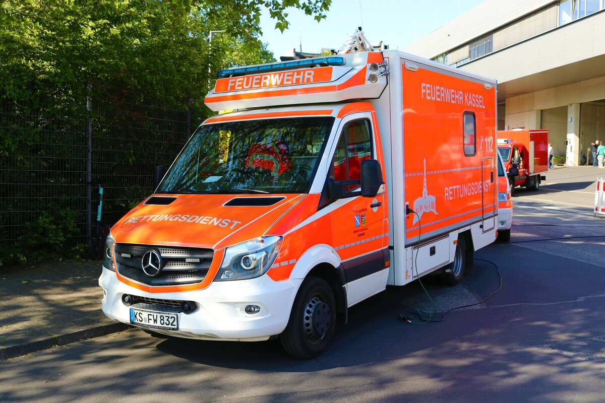 Berufsfeuerwehr Kassel Mercedes Benz Sprinter RTW am 04.06.23 beim Tag der offenen Tür 