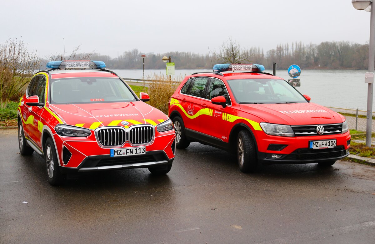 BF Mainz BMW X5 und VW Tiguan KdoW am 31.12.24 beim Silvesterschwimmen in Mainz