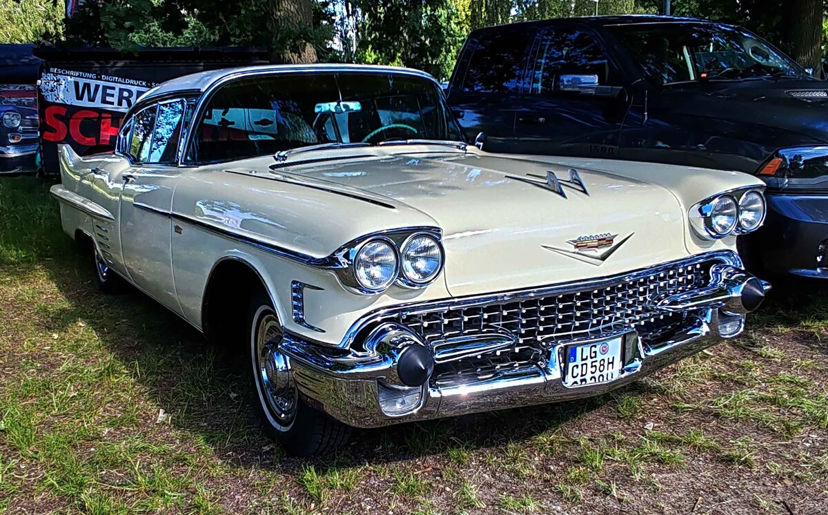 =Cadillac Eldorado steht beim US CAR TREFFEN in Bardowick, 06-2024