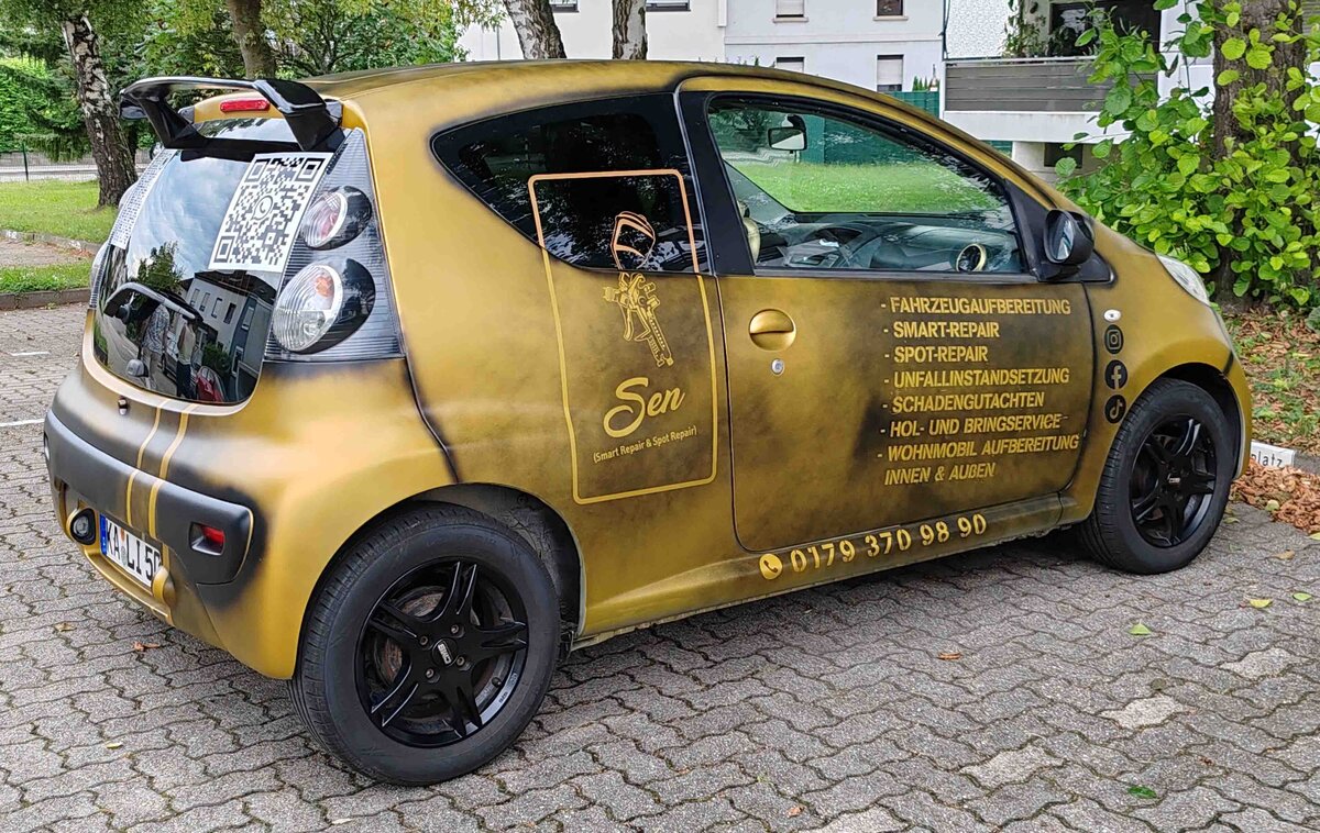 =Citroen C 1 eines Fahrzeugaufbereiters, gesehen in Karlsruhe im Juli 2024