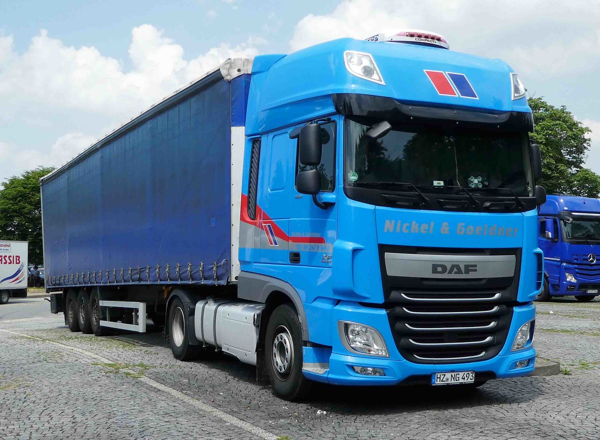 =DAF XF-Sattelzug von NICKEL & GOELDNER rastet an der A7 in Juni 2018