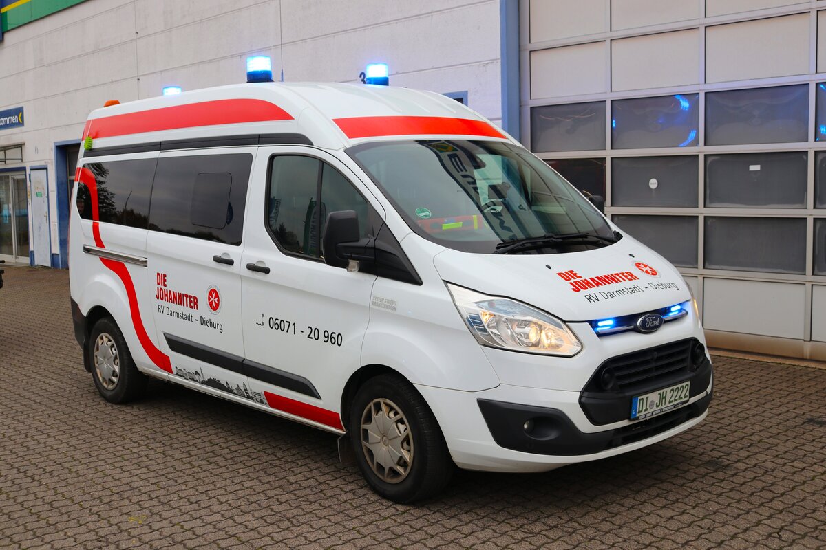 Die Johanniter Darmstadt Dieburg Ford Transit KTW am 16.11.24 bei der Abschlussübung der Feuerwehr