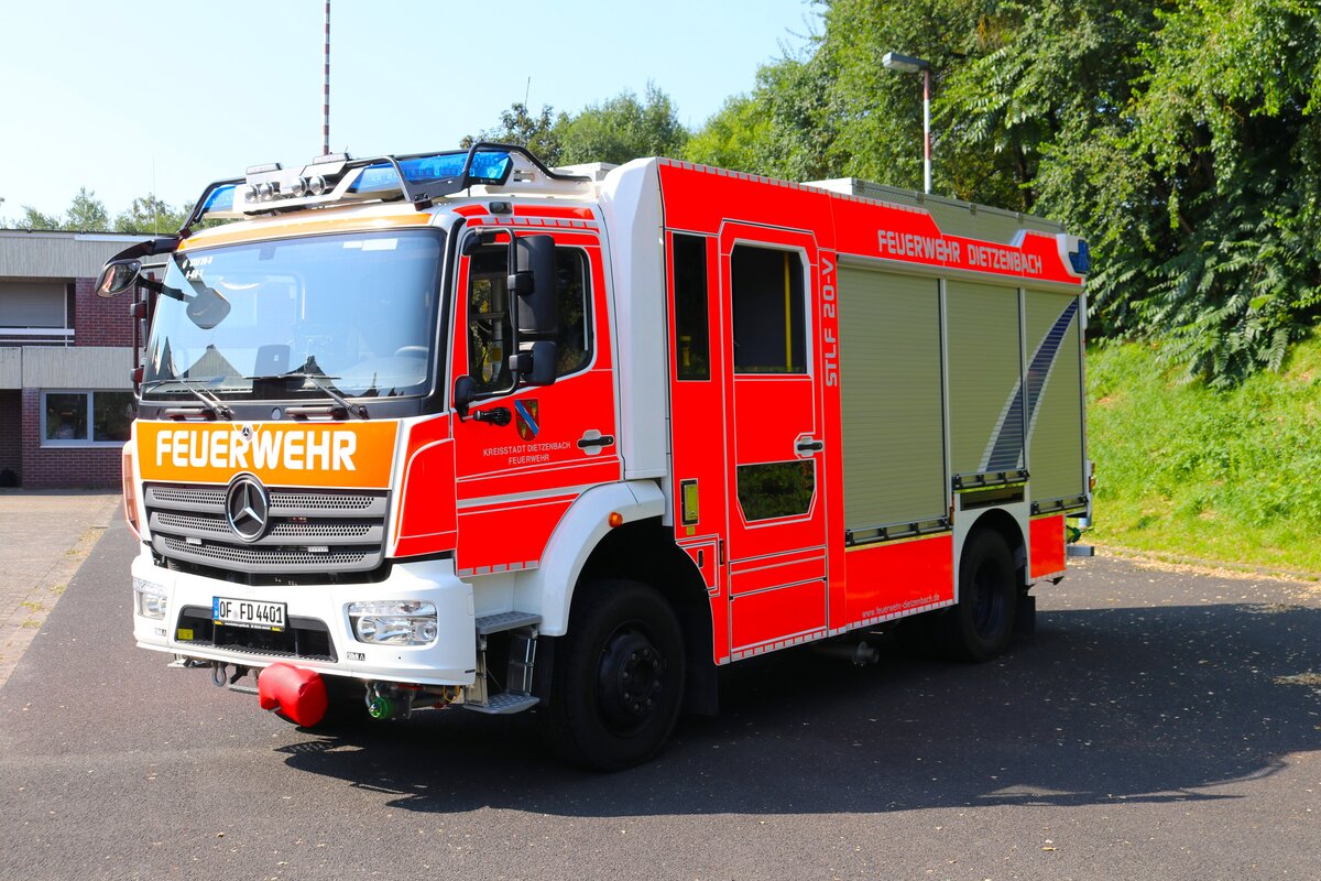 Feuerwehr Dietzenbach Mercedes Benz Atego StlF20-V (Florian Dietzenbach 4/40-1) am 20.07.24 bei einen Fototermin. Danke für das tolle Shooting