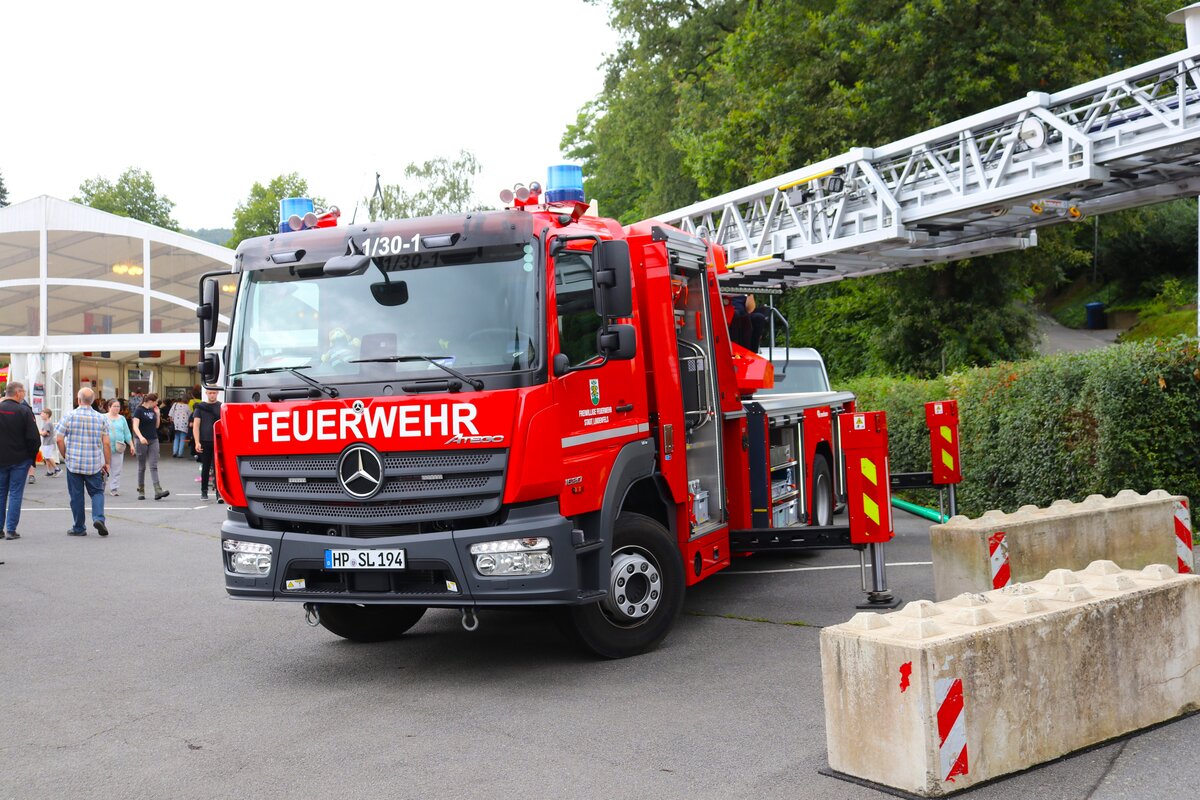 Feuerwehr Lindenfels Mercedes Benz Atego DLK23/12 am 18.08.24 beim Kreisfeuerwehrtag in Reichelsheim