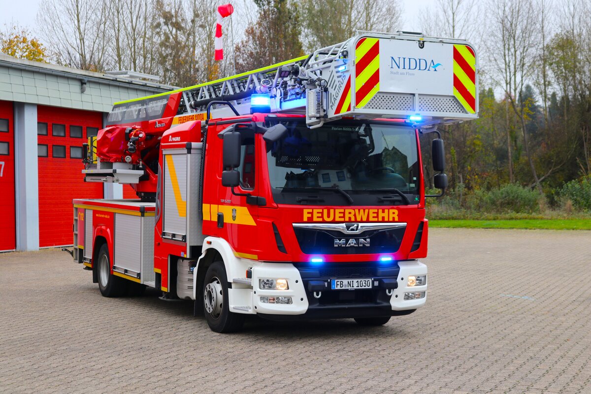 Feuerwehr Nidda MAN TGM DLK23/12 (Florian Nidda 1-30) am 10.11.24 bei einen Fototermin. Danke für das tolle Shooting