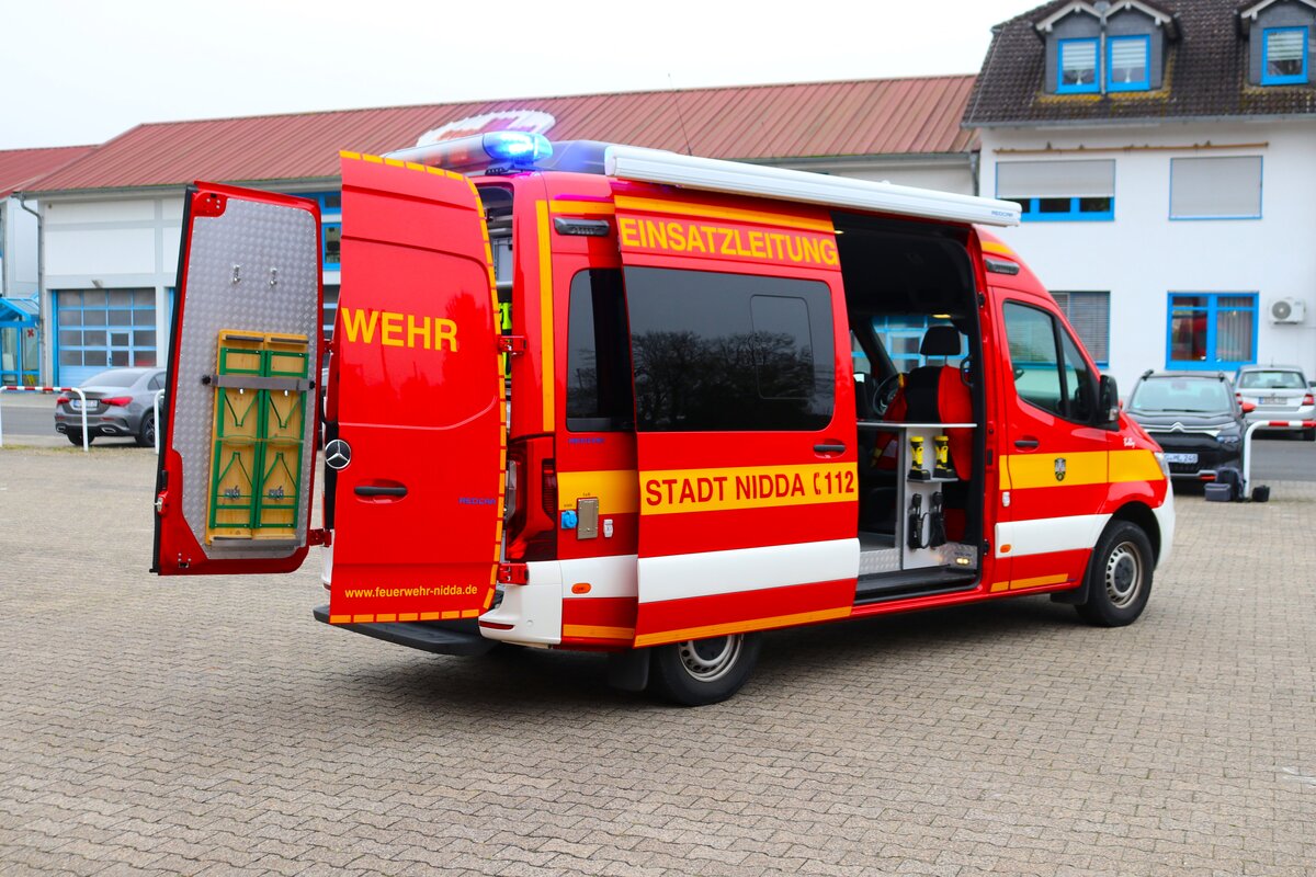 Feuerwehr Nidda Mercedes Benz Sprinter ELW (Florian Nidda 1-11) am 10.11.24 bei einen Fototermin. Danke für das tolle Shooting