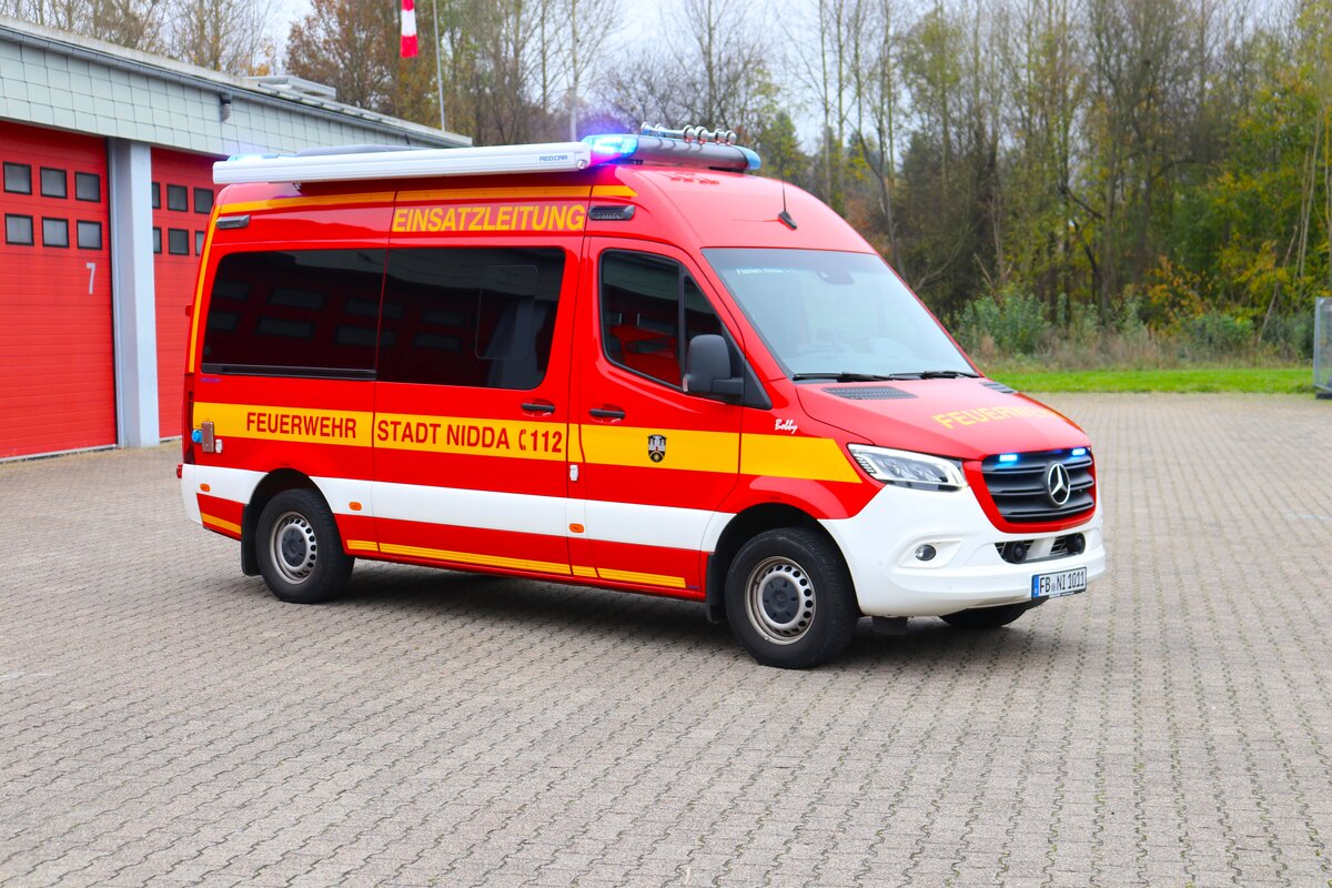 Feuerwehr Nidda Mercedes Benz Sprinter ELW (Florian Nidda 1-11) am 10.11.24 bei einen Fototermin. Danke für das tolle Shooting