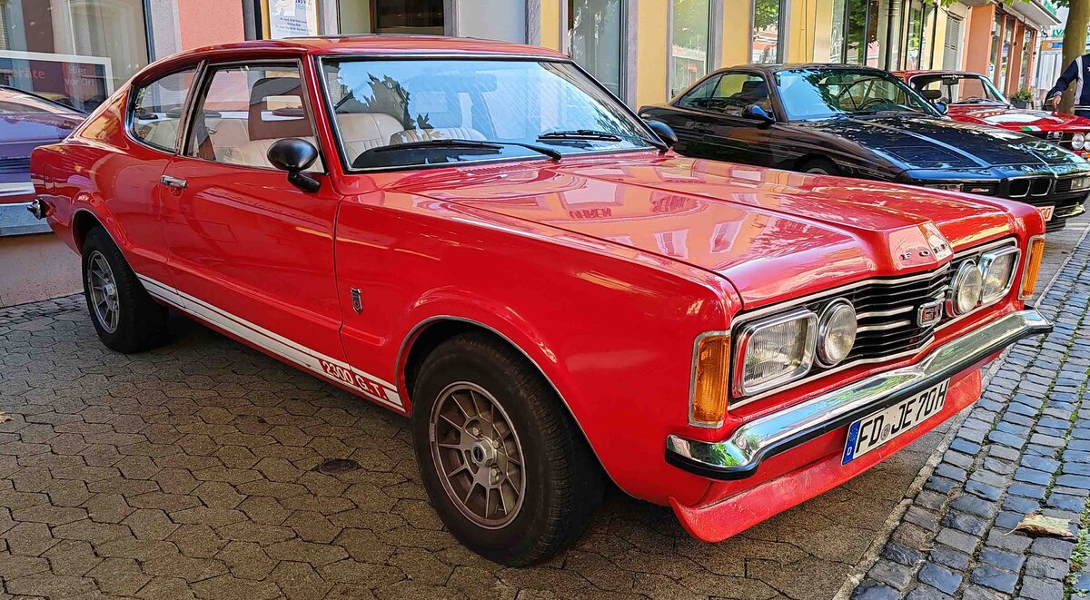 =Ford 2300 GT steht auf der Ausstellungsfläche beim Hünfelder Stadtfest im August 2024