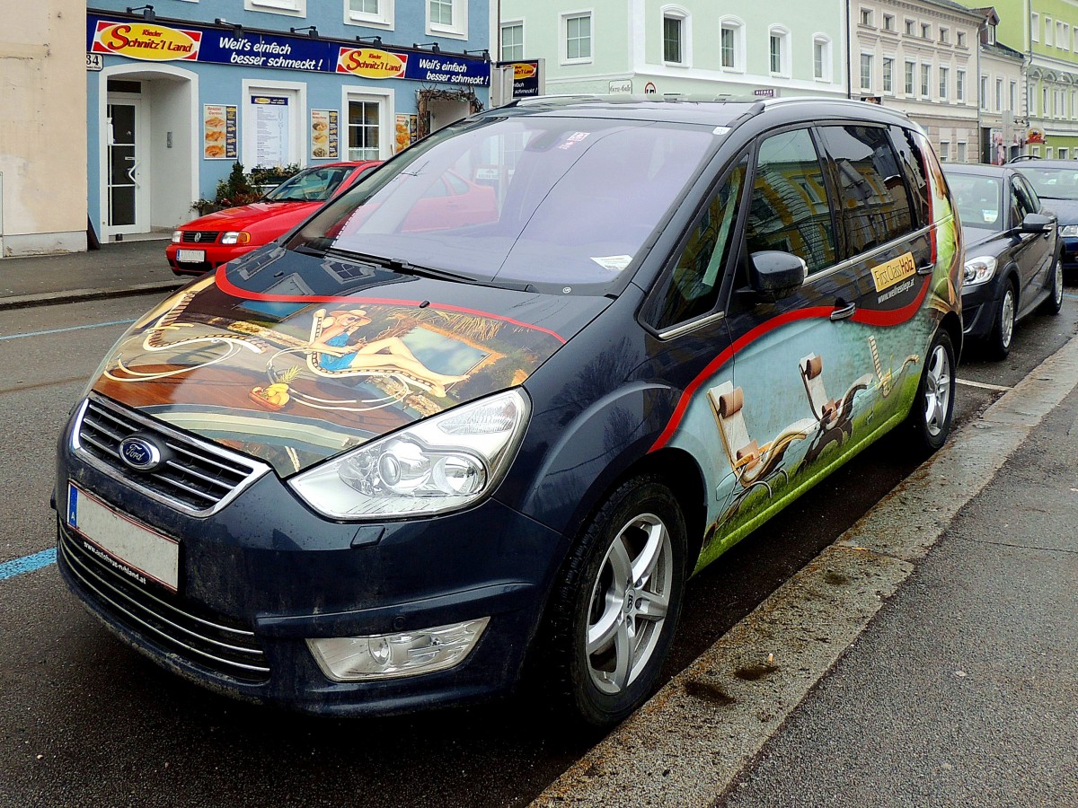 FORD-GALAXY, mit Werbebeklebung; 130330