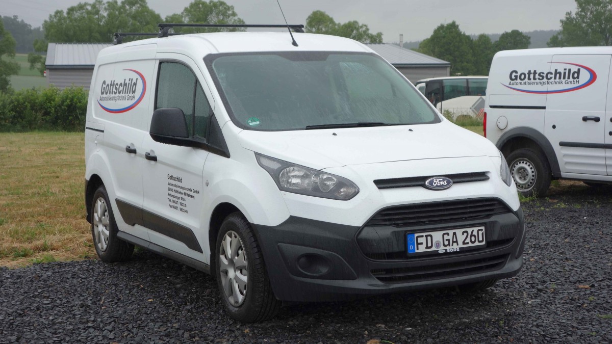 Ford TRansit Connect der Firma  GOTTSCHILD , gesehen anl. der Jubiläumsfeier  850 Jahre Wiesen  in Hofbieber-Wiesen; Juni 2015