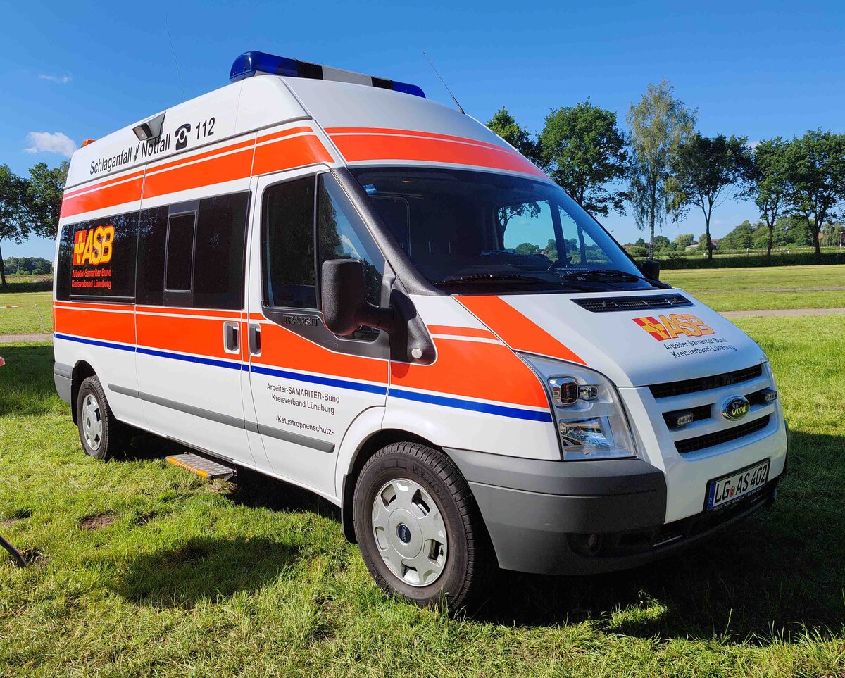 =Ford Transit des ASB KV LÜNEBURG eingesetzt beim US CAR TREFFEN in Bardowick, 06-2024