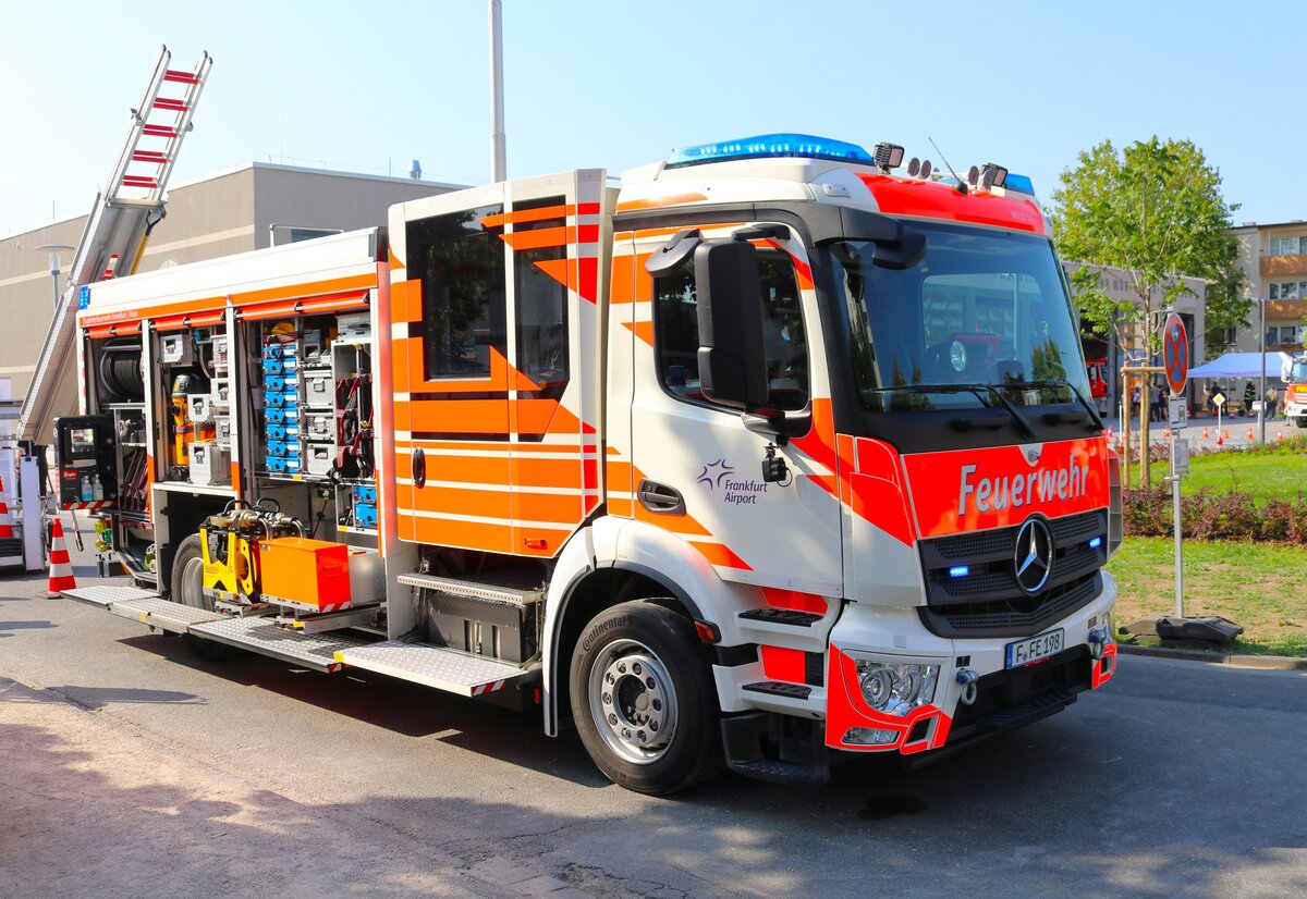 Fraport Werkfeuerwehr Flughafen Frankfurt am Main Mercedes Benz Arocs HTLF am 31.08.24 beim Tag der offenen Tür der Feuerwehr Walldorf Hessen