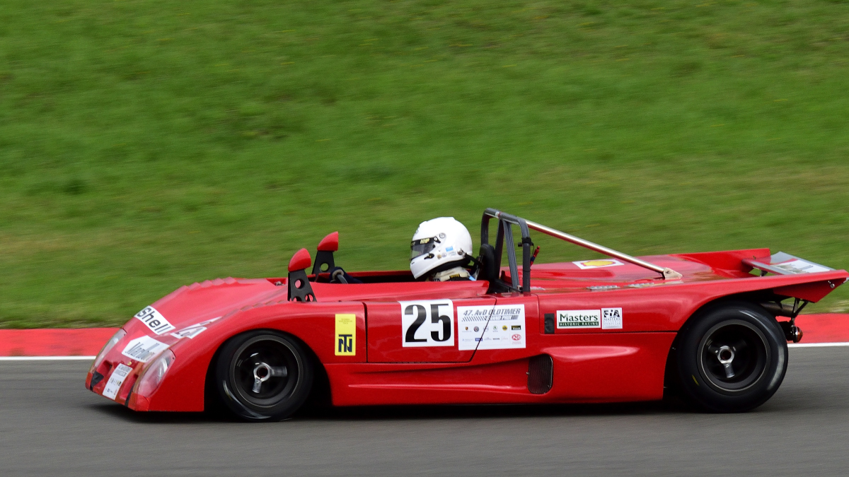  Gans Michael, US #25 im Lola T290. Rennen 3: FIA Masters Historic Sports Car Championship. 47. AvD-Oldtimer-Grand-Prix 2019, Samstag 10.08.2019 von der Zuschauertribühne