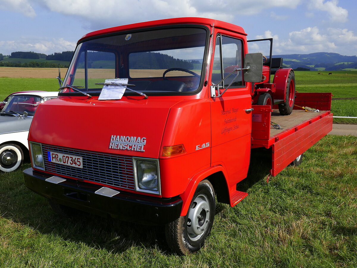 Hanomag Henschel F45, 2-Tonner LKW, beim Schleppertreffen St.Peter/Schwarzwald, 4-Zyl.Diesel mit 65PS aus 2835ccm, Bauzeit 1967-73, Aug.2024