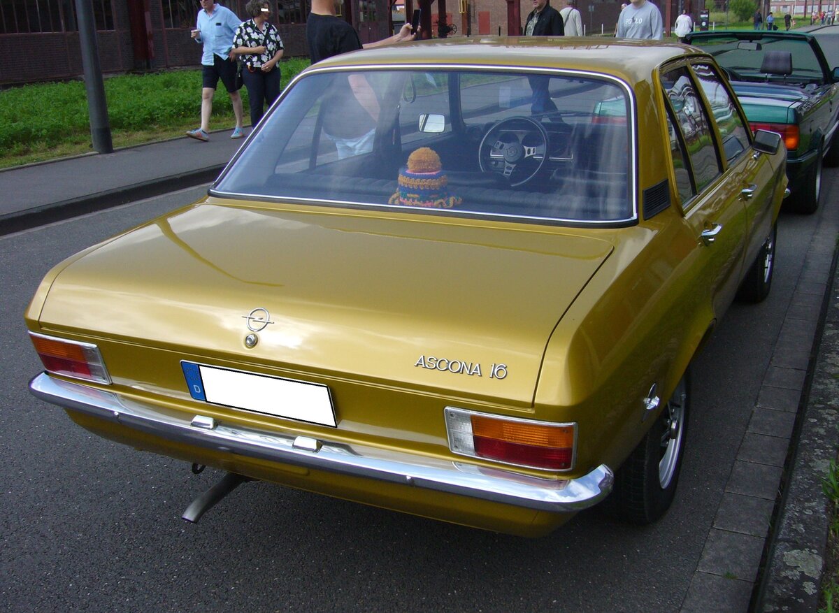 Heckansicht eines Opel Ascona A. Oldtimer-Revival auf dem Gelände der Kokerei Zollverein in Essen am 28.07.2024.