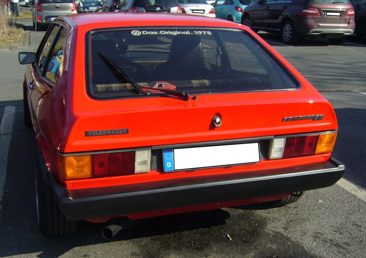 Heckansicht eines VW Scirocco MK1 GT im Farbton ibizarot aus dem Jahr 1978. Oldtimerbrunch am Cafe del sol in Gelsenkirchen am 09.03.2025.