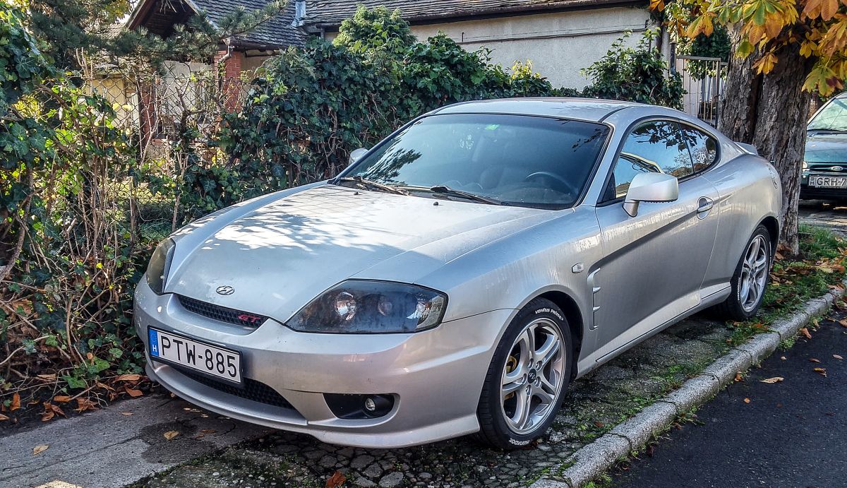 Hyundai Coupé Mk2, fotografiert in November 2020.