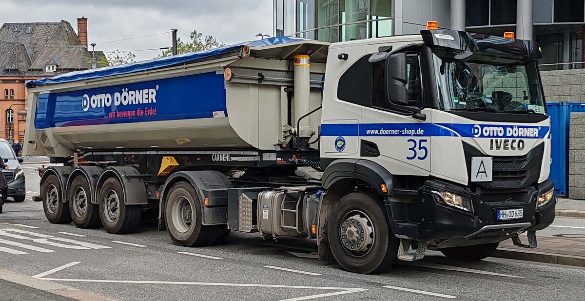 =Iveco der Firma OTTO DÖRNER unterwegs in Hamburg im Mai 2024