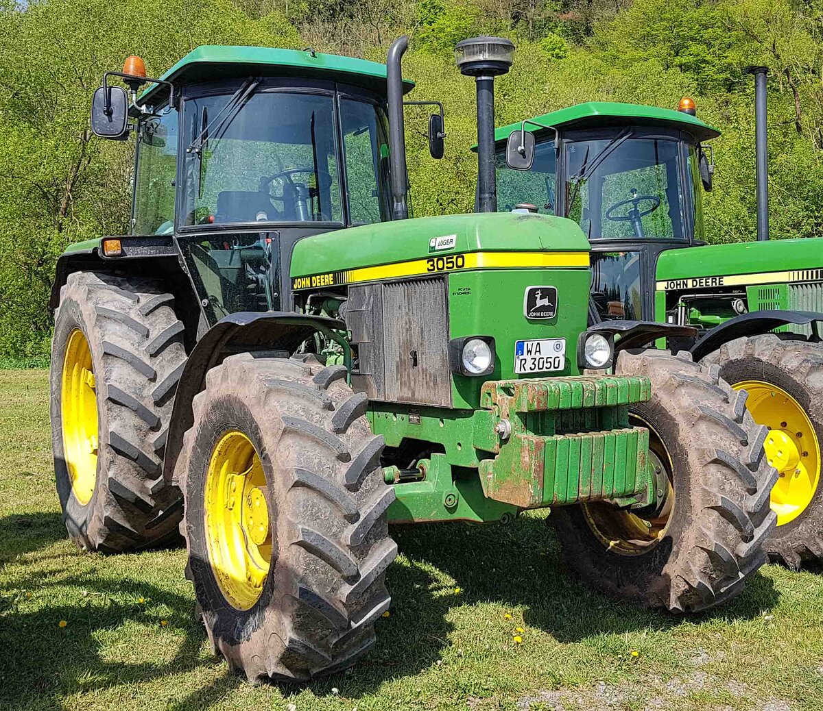 =John Deere 3050, gesehen bei der Oldtimerveranstaltung in Frankenberg/Eder. Mai 2024