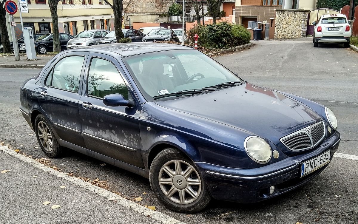 Lancia Lybra, fotografiert in 12.2020.