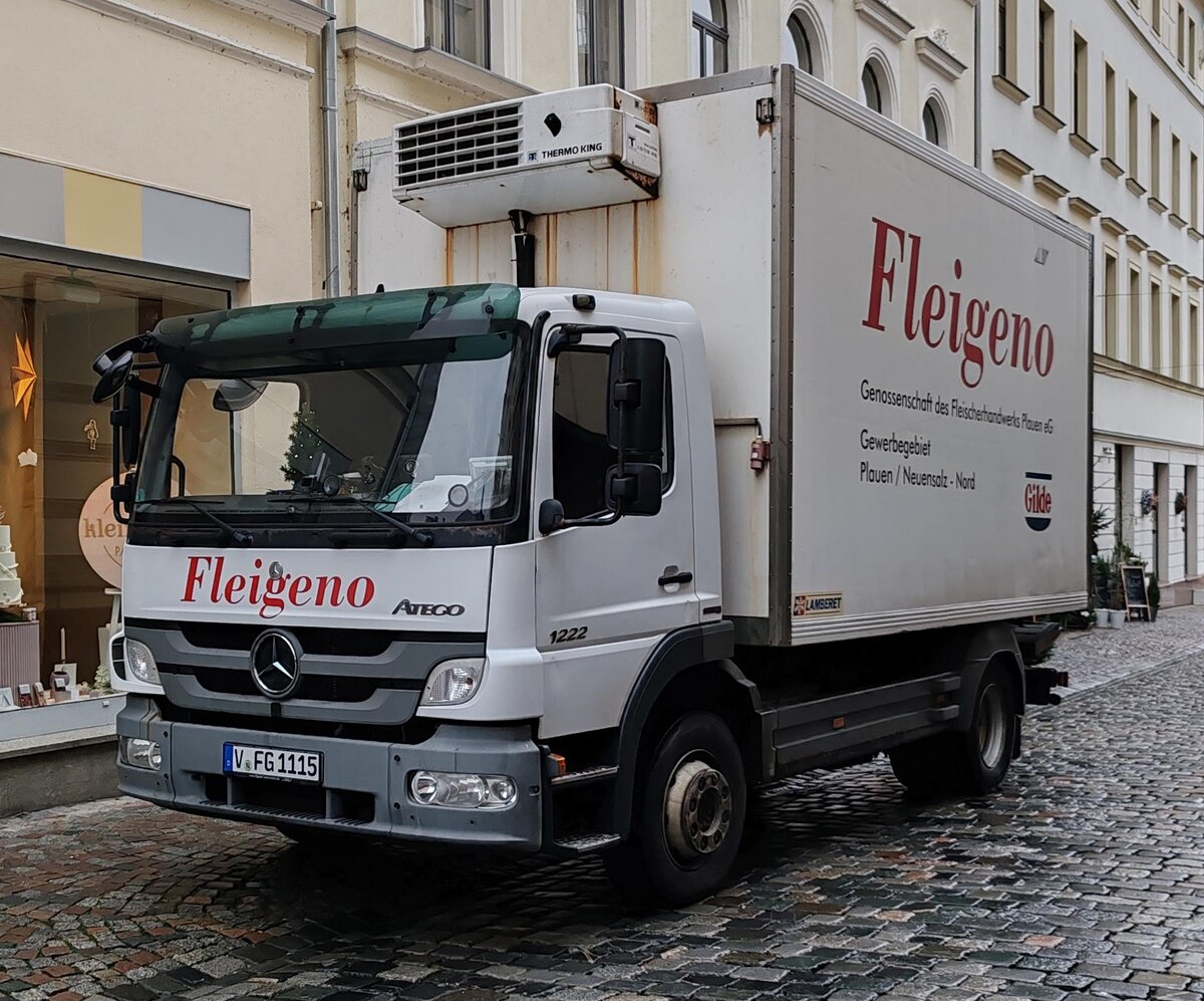 =MB Atego 1222 von FLEIGENO auf Liefertour in Plauen, 12 - 2024 

