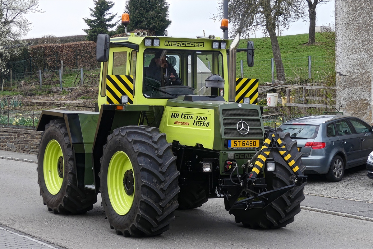  MB Trac 1300, als Teilnehmer beim Umzug zum „Baurefest  in Brachtenbach.  14.04.2019