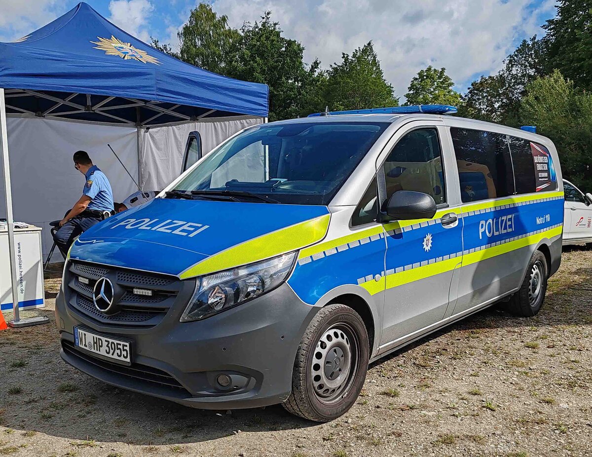 =MB Vito der LaPo Hessen, gesehen beim Automobiltreffen  TIEF AM TEICH  auf dem Hünfelder Festplatz im August 2024