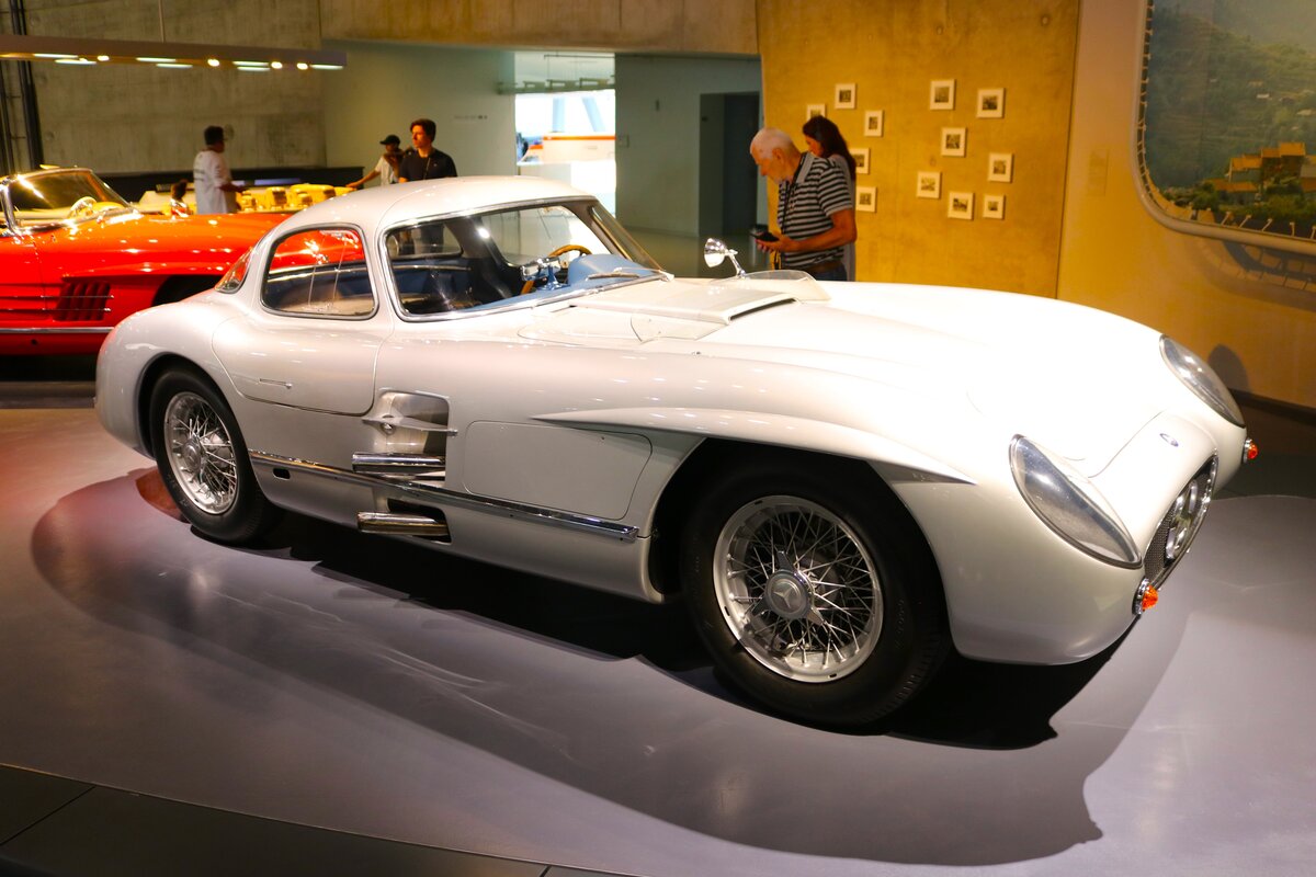 Mercedes Benz 300SLR am 10.07.24 im Mercedes Benz Museum