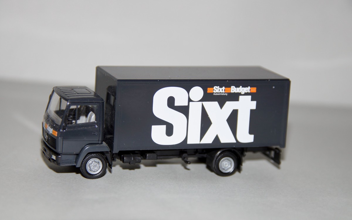 Mercedes-Benz 814 Koffer-LKW  Sixt 