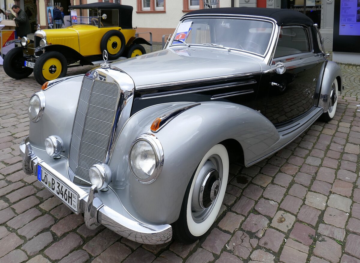 Mercedes Benz Cabrio, Baujahr 1953, 6-Zyl.Motor mit 2200ccm und 85PS, Oldtimertreffen Waldkirch, Mai 2024