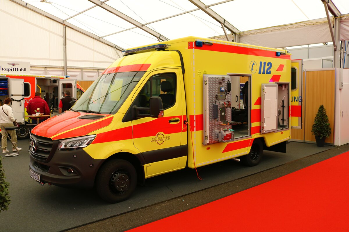 Mercedes Benz Sprinter RTW am 13.05.22 auf der Rettmobil in Fulda