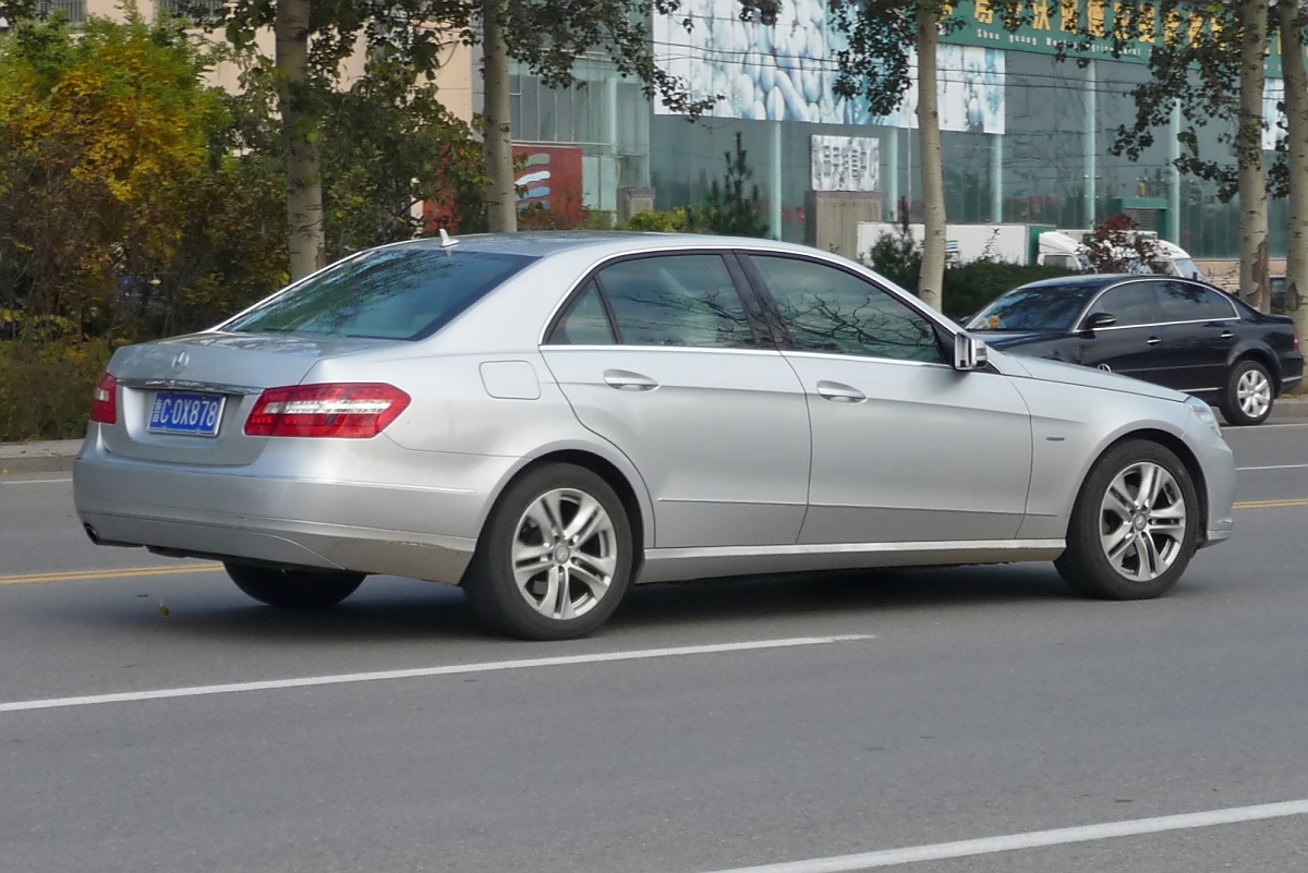 Mercedes E-Klasse in Shouguang, 6.11.11 