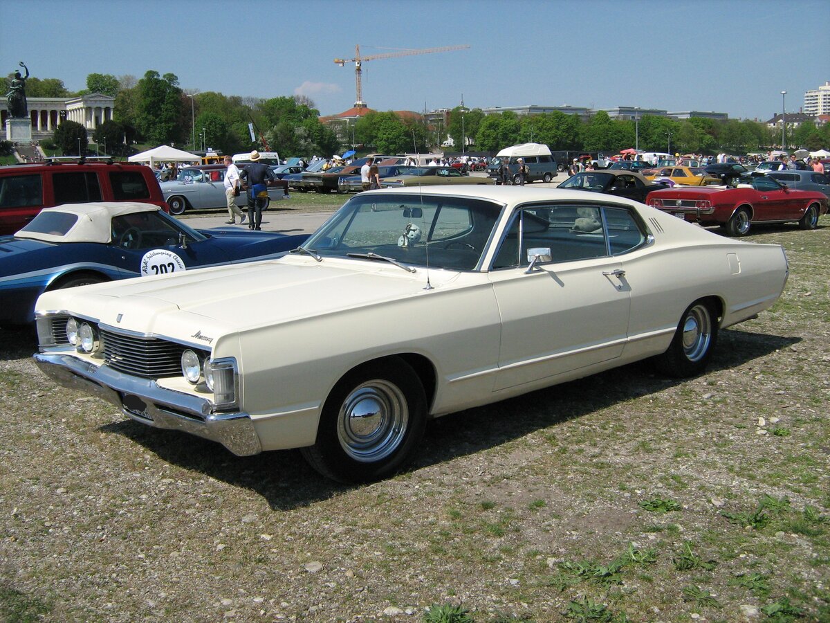 Mercury Montclair Fastback Coupé (1968), aufgenommen April 2018 beim Oldtimertreffen auf Theresienwiese in München