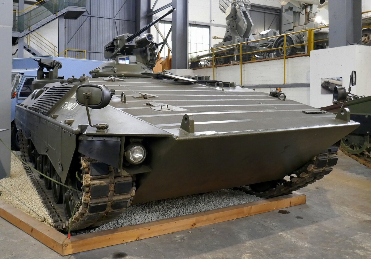 Mowag Tornado, Schützenpanzer, Besatzung 3+8, konnte mit verschiedenen Waffensystemen aufgerüstet werden, Baujahr 1979, Schweizerisches Militärmuseum Full, Okt.2024