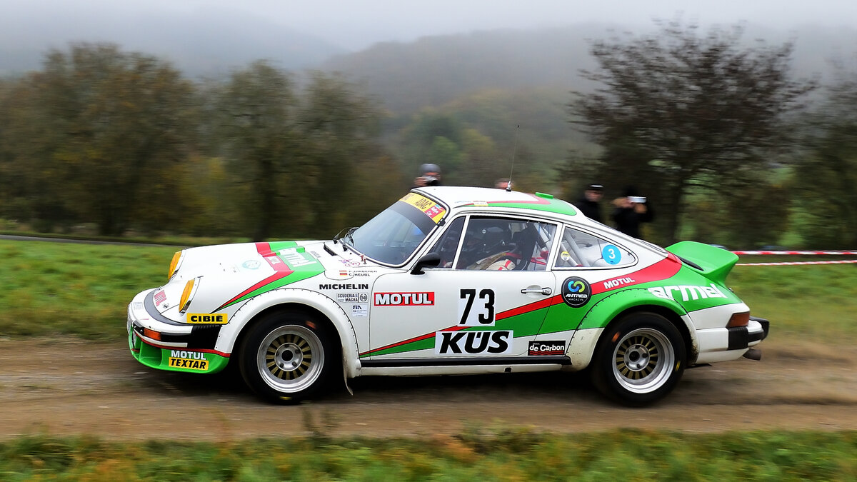 N° 73 Porsche 911 SC, Fahrer: Peter Hinderer & Christian Heubl, ADAC Rallye Köln Ahrweiler am 9.11.2024