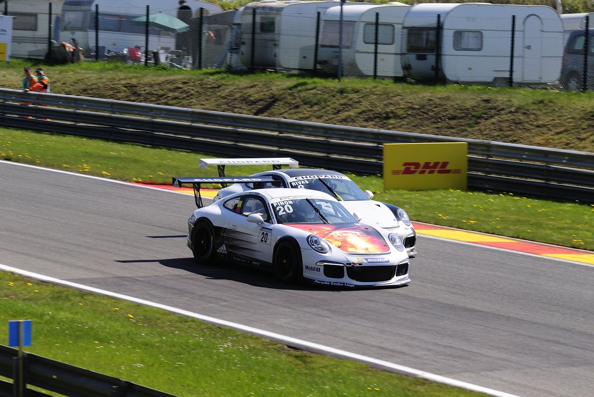  Nr.22  PIRON, Pierre, Team Mediacom auf Porsche 991 GT3 Cup, beim überholen der Nr.8 . Porsche Carrera Cup Benelux, 7.5.2016 in Spa Francorchamps