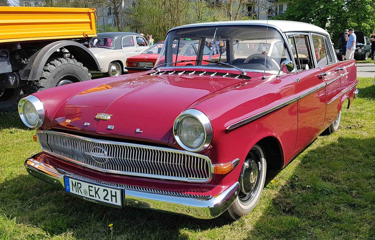 =Opel Kapitän, gesehen bei der Oldtimerveranstaltung in Frankenberg/Eder. Mai 2024