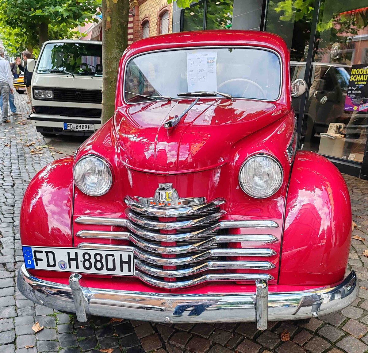 =Opel Olympia, Bj. 1949, 37 PS, steht auf der Ausstellungsfläche anl. dem Hünfelder Stadtfest 2024