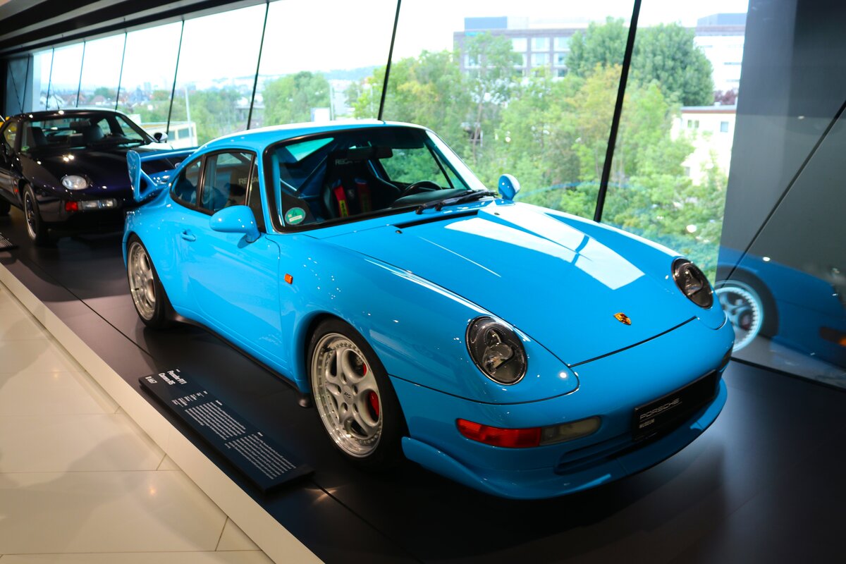 Porsche 911 Carrera RS am 10.07.24 im Porsche Museum