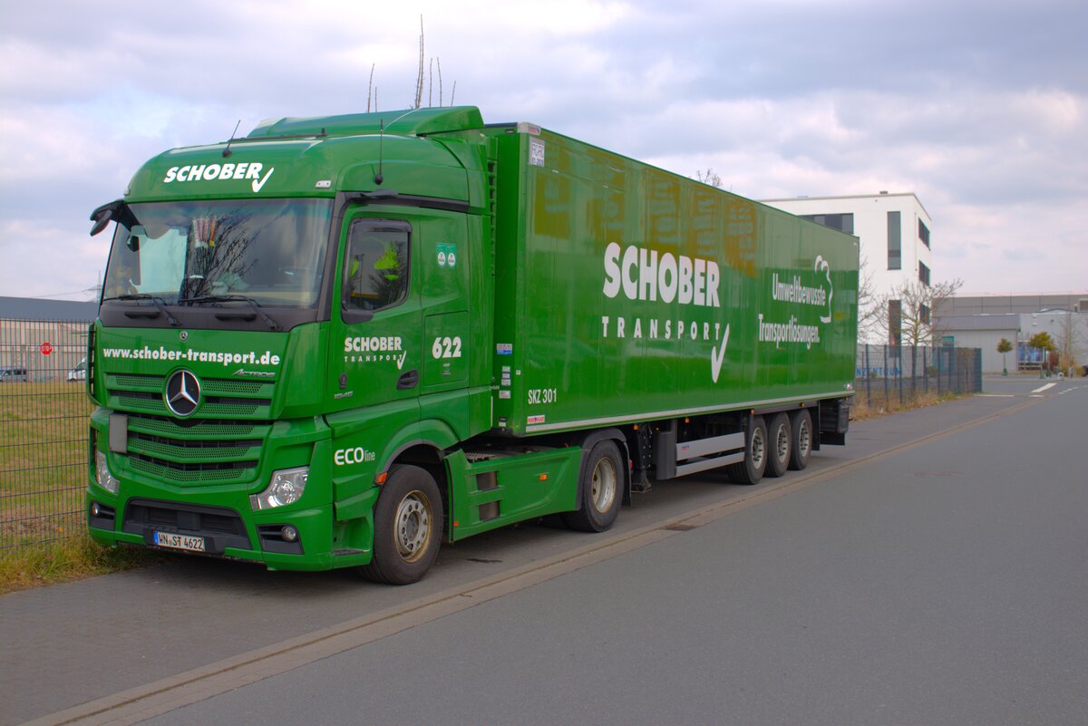 Schober Transport Mercedes Benz Actros am 15.03.25 in Riedstadt