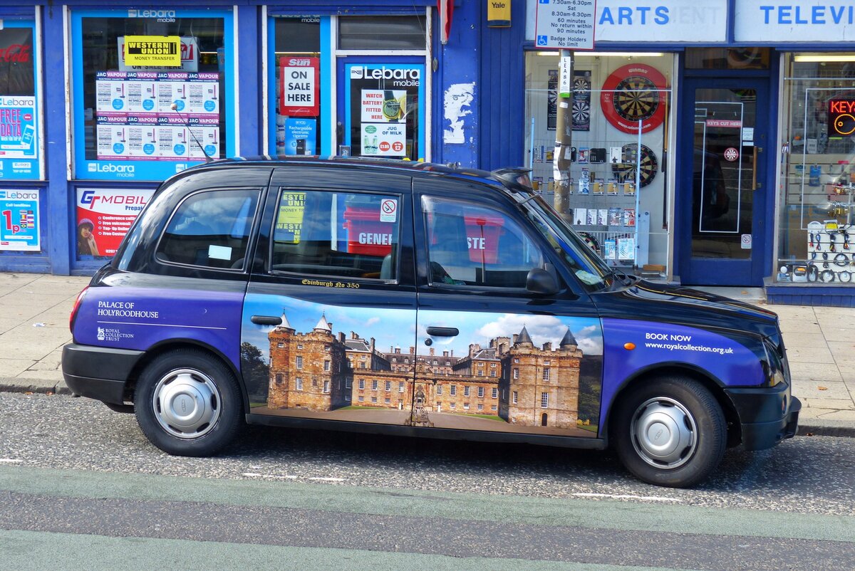 The London Taxi Company -LTI TX4, in der City von Edinburgh, bereits im September 2013.