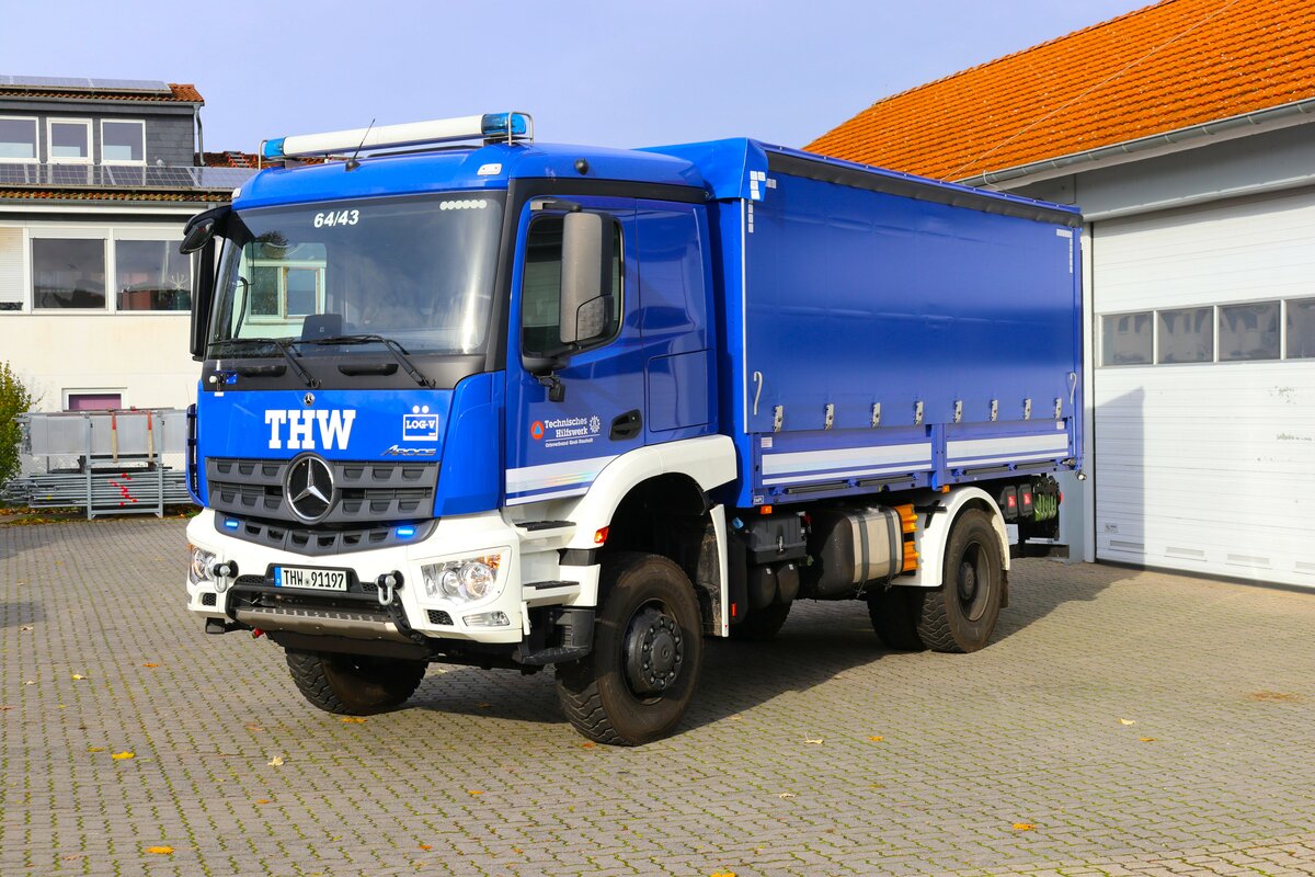 THW Groß Umstadt Mercedes Benz Arocs LKW (Heros Groß Umstadt 64/43) am 12.11.23 bei einen Fototermin. Danke für das tolle Shooting