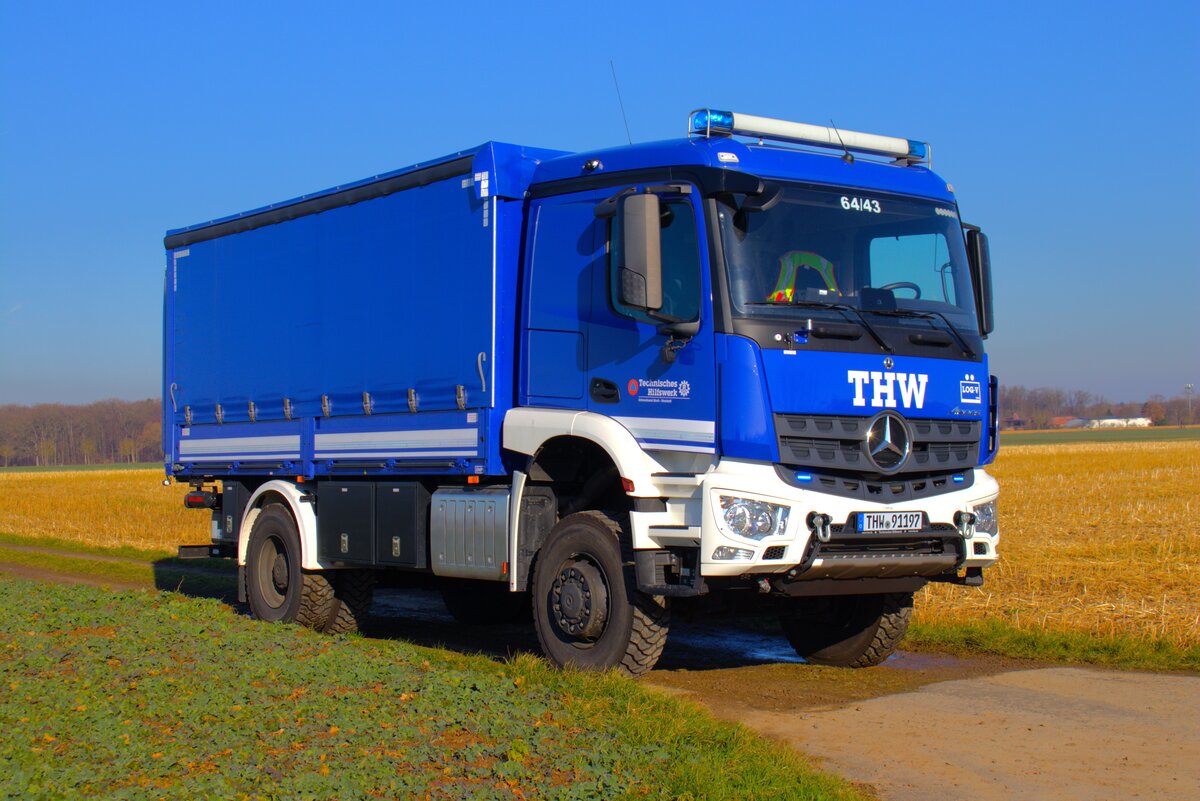 THW Groß Umstadt Mercedes Benz Arocs LKW (Heros Groß Umstadt 64/43) am 02.02.25 bei einen Fototermin. Danke für das tolle Shooting