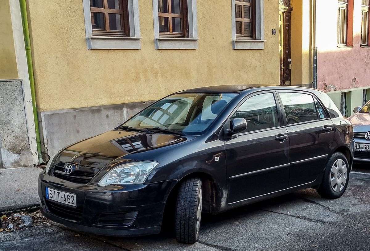 Toyota Corolla E120 in 12.2020.