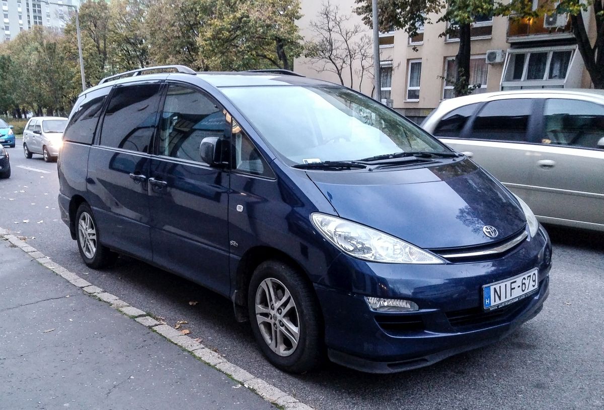 Toyota Previa in November 2020.