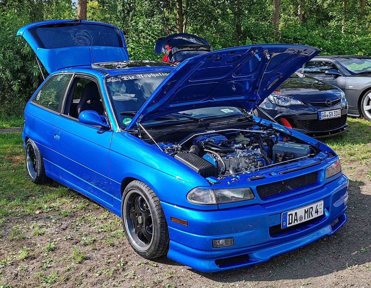 =unbekannter PKW, gesehen beim Automobiltreffen  TIEF AM TEICH  auf dem Hünfelder Festplatz im August 2024