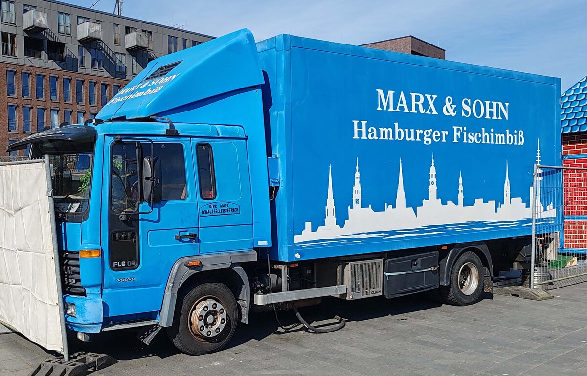 =Volvo FL 6 der Firma MARX & SOHN steht bereit für den Hamburger Hafengeburtstag, 05-2024