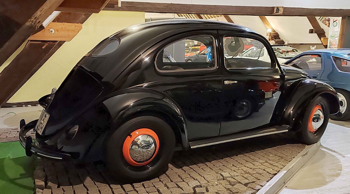 =VW Käfer, Bj. 1950, 1131 ccm, 25 PS, gesehen im Automuseum Wolfegg, Dezember 2023
