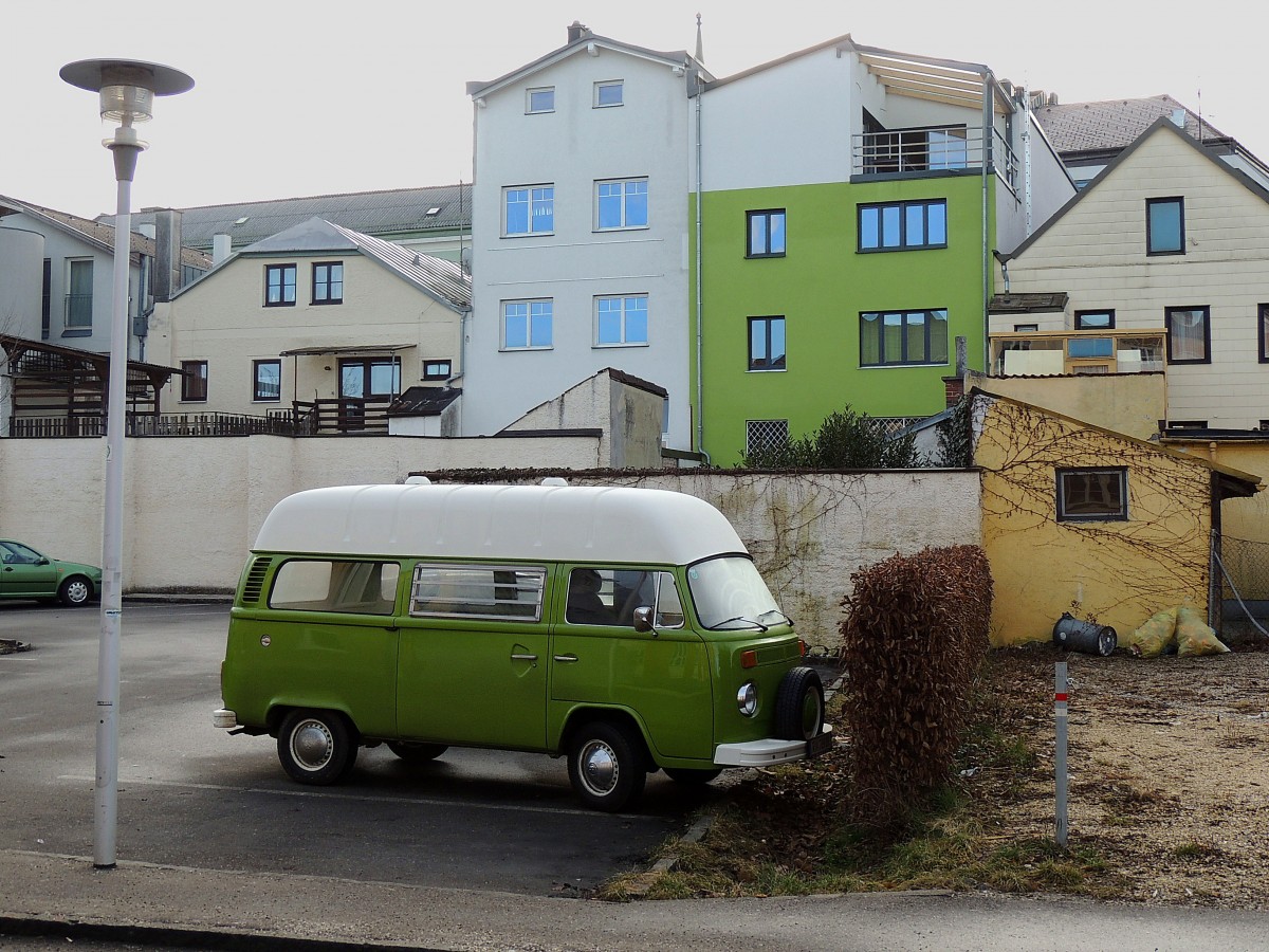 VW-T2 in Campingbusausführung; 140108